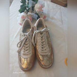 Dolce Vita Women's Metallic Gold Lace-Up Sneakers
